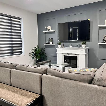 Spacious 4-Bedroom Home, Comfortably Sleeps 10 Barrie Exterior photo