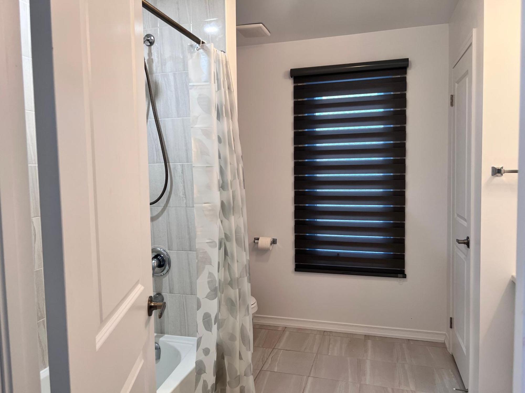 Spacious 4-Bedroom Home, Comfortably Sleeps 10 Barrie Exterior photo