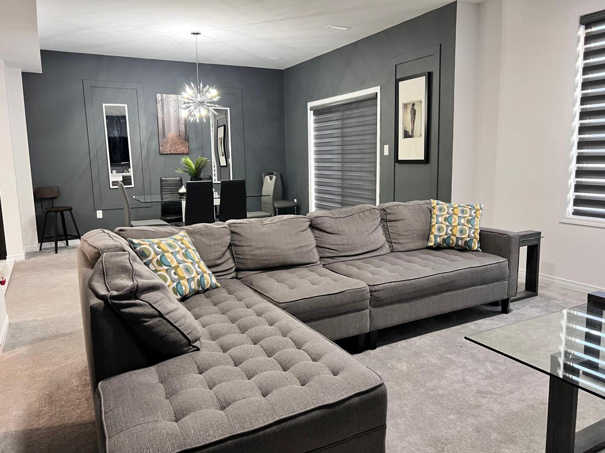 Spacious 4-Bedroom Home, Comfortably Sleeps 10 Barrie Exterior photo